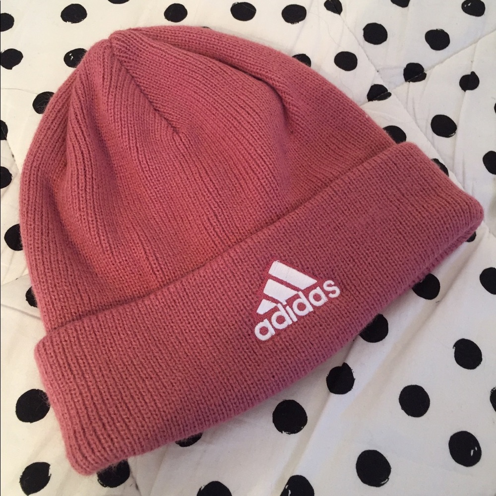 ADIDAS BEANIE NEVER WORN